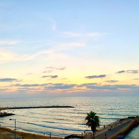Beach Place Apartments Haifa Buitenkant foto