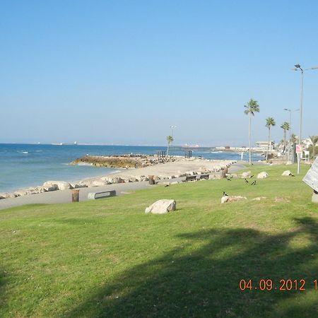 Beach Place Apartments Haifa Buitenkant foto