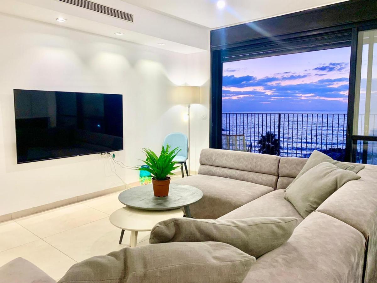 Beach Place Apartments Haifa Buitenkant foto