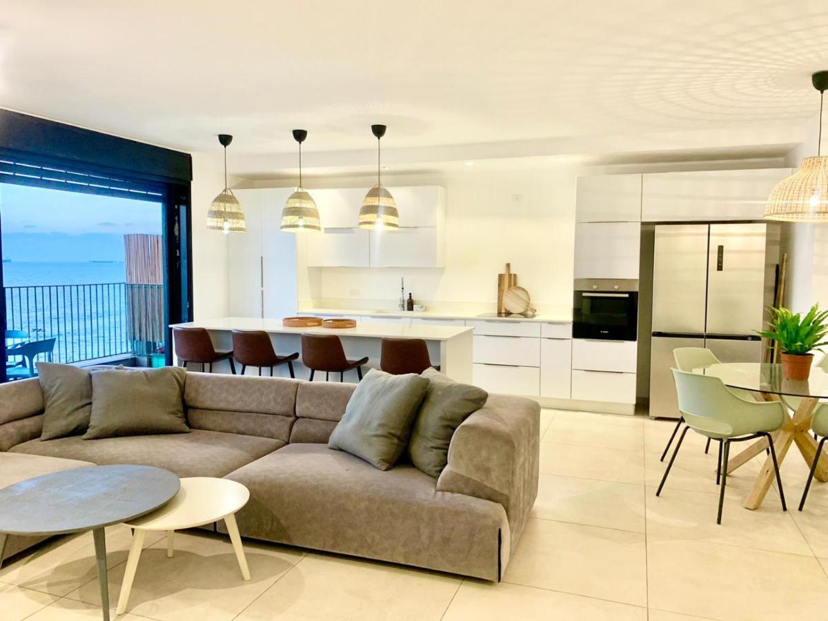 Beach Place Apartments Haifa Buitenkant foto