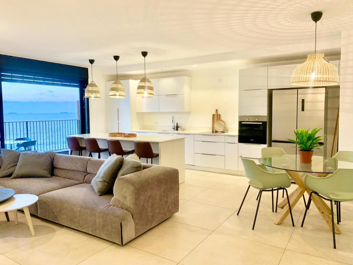 Beach Place Apartments Haifa Buitenkant foto