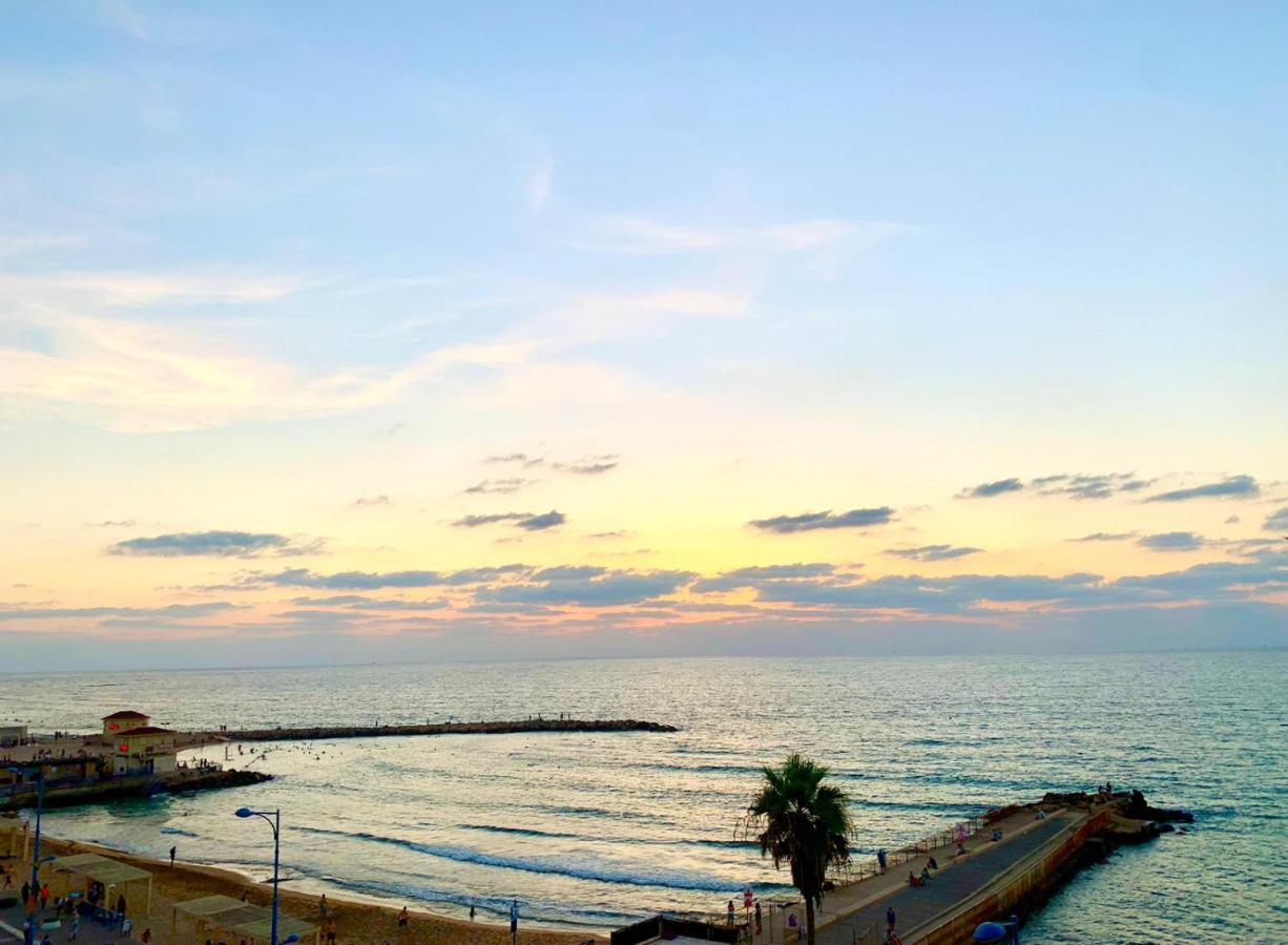 Beach Place Apartments Haifa Buitenkant foto
