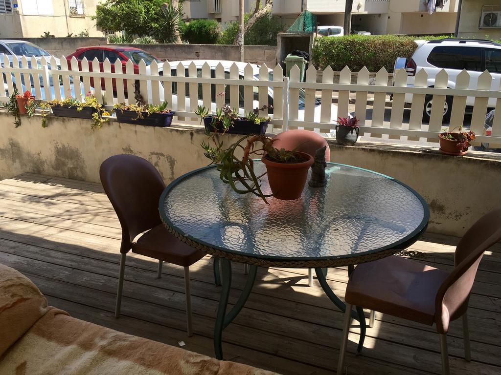 Beach Place Apartments Haifa Buitenkant foto