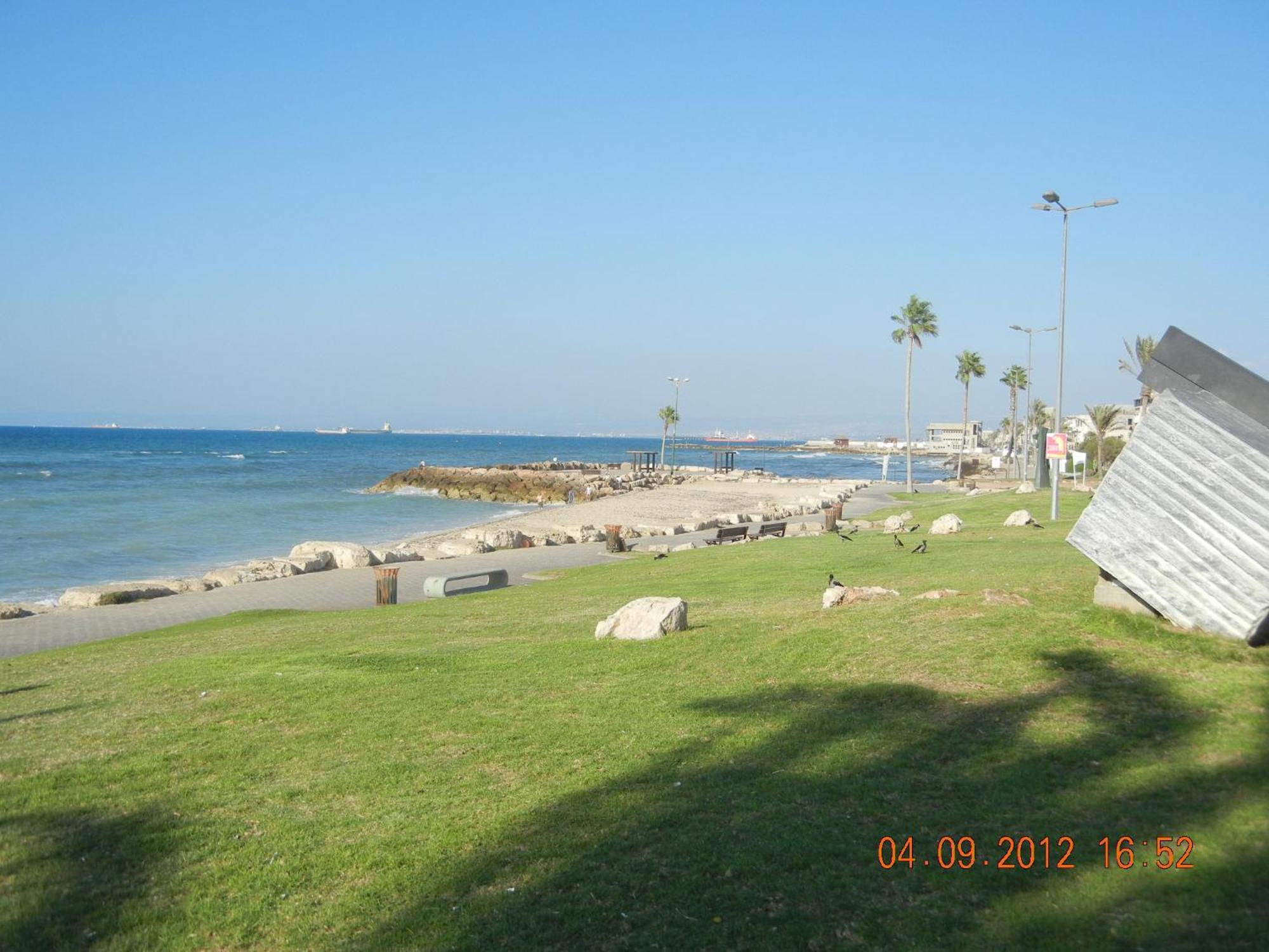 Beach Place Apartments Haifa Buitenkant foto